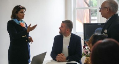 Pedagog Serap Özbey’in Fedakarlılıkları Ödül İle Taçlandı