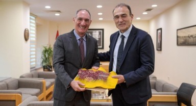 ABD ile İzmir arasında diplomatik yakınlaşma