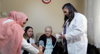 Bayraklı Belediyesi ‘yaşlı destek hattı’ kurdu