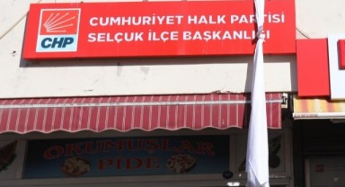 CHP Efes Selçuk İlçe Örgütünden Çarşaflı Sessiz Protesto