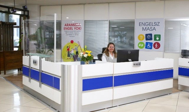 Karabağlar Belediyesi’nden “Engelsiz Masa” hizmeti