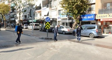Karşıyaka’da ilaçlama mesaisi devam ediyor