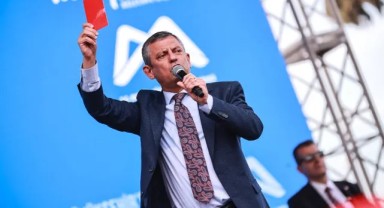 Özgür Özel kırmızı kartına Kemalpaşa'da devam etti