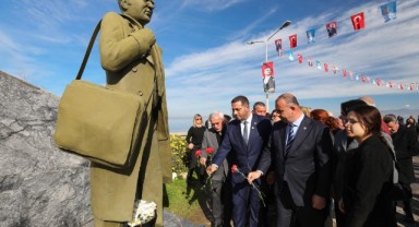 Uğur Mumcu, Narlıdere’de Karanfillerle Anıldı