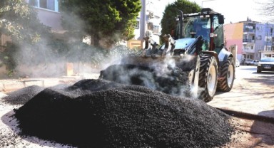 Bayraklı'da asfalt çalışmaları sürüyor