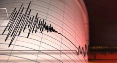 Ege Denizi'nde 4,8 büyüklüğünde deprem: Fırtına devam ediyor