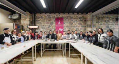 Fransız şeften işitme engellilere pastacılık kursu
