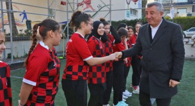 Güzelbahçe Kız Futbol Takımı’ndan iddialı başlangıç