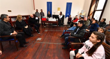 İzmir’in kitap kurtlarına Ercan Kesal’lı sürpriz