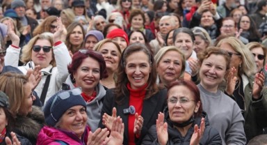 Karşıyaka’da 7’den 70’e 14 Şubat coşkusu!
