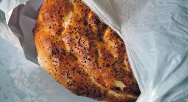 Karşıyaka’da ‘Askıda Pide’ dayanışması