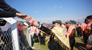 Torbalı'da deve güreşi festivaline rekor katılım