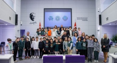 Başkan Görkem Duman, Bucalı çocukları makamında ağırladı