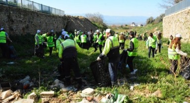 Birgi Deresi Öğrenciler Tarafından Temizlendi