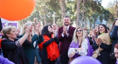 Buca’da balonlar gökyüzüne kadın emeği için yükseldi