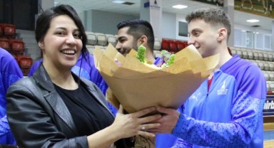 Erkek sporculardan kadınlara 8 Mart jesti