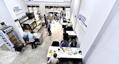 İzmir’de “Askıda Yemek” dayanışması sürüyor