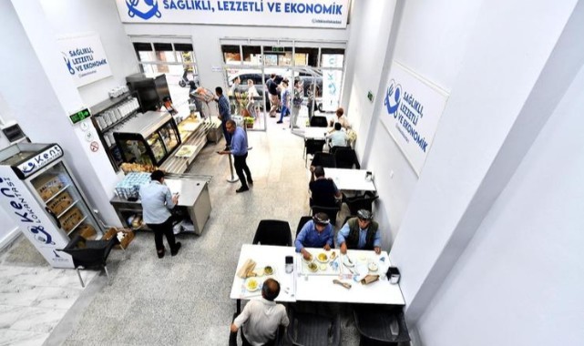 İzmir’de “Askıda Yemek” dayanışması sürüyor