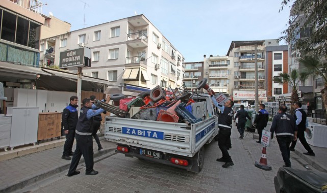Karabağlar Belediyesi kaldırım işgallerini bitirmeye kararlı