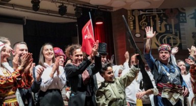 Karşıyaka Belediyesi’nden 18 Mart’ta anlamlı gösteri: ‘Bir Ulus Doğuyor’