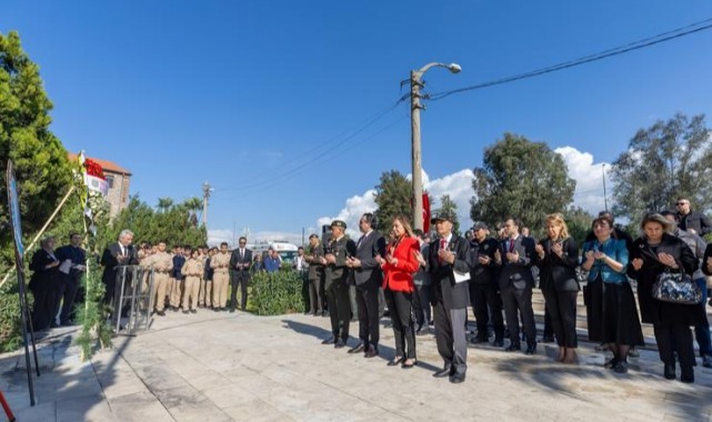 Konak Çanakkale şehitlerini andı