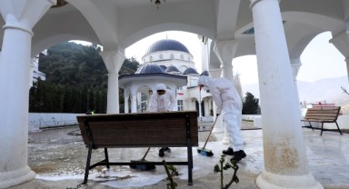 Narlıdere’de camilerde temizlik çalışması