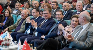 Tugay: “Türkiye’de demokrasi bunalımı yaşanıyor”
