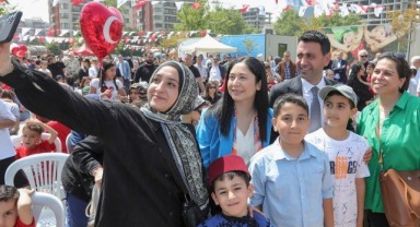 Bayraklı’da muhteşem 23 Nisan Karnavalı