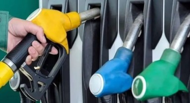 Benzine bu gece yarısı bir büyük indirim daha geliyor