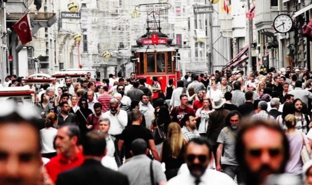 Bombalardan kaçmışlardı, tablo terse döndü: Şimdi onlar da gidiyor