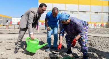Bornova’da Yeşil Dönüşüm: Kent Bostanları yaygınlaşıyor