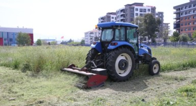 Çiğli Belediyesi’nden Yaz Öncesi Yoğun Kosa Mesaisi