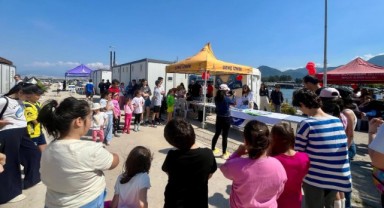 İzmir Büyükşehir Belediyesi çocukları Su Sporları Şenliği’nde buluşturdu