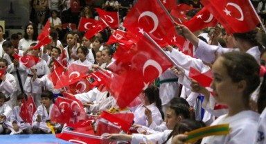 İzmirli çocuklar spor ve eğlence dolu bir gün geçirdi