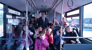Yuvamız İzmir’in çocukları hem kenti hem hayatı tanıyor