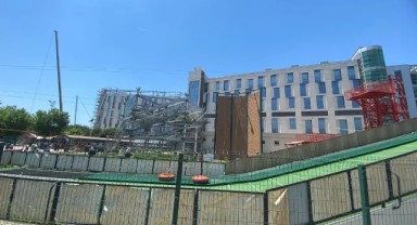 Acıbadem Hastanesi, Çiğli'de çocukların oyun alanını ele geçiriyor!