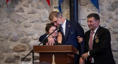 Başkan Tugay şehit anneleri ile bir araya geldi