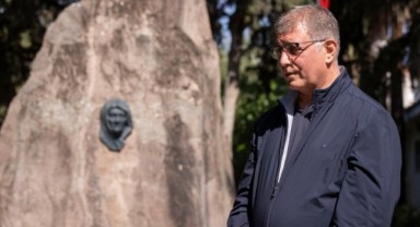 Başkan Tugay Zübeyde Hanım’ın anıt mezarını ziyaret etti