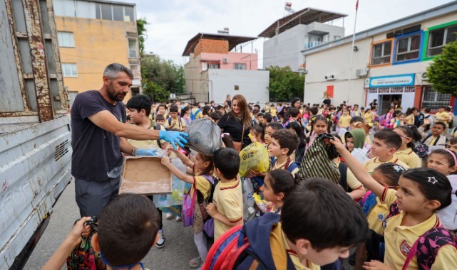 Buca’da çocuklar sıfır atık konusunda bilinçlendiriliyor