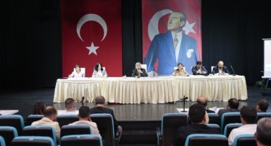 CHP Lideri Özel’e yapılan saldırı Konak Meclisi’nde kınandı