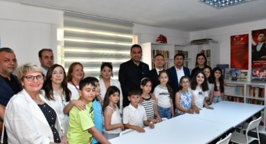 Çiğli'de cumhuriyet ışığını taşıyan mahalle kütüphanesi açıldı