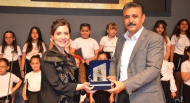 Dikili’de küçük yıldızlar büyük alkış aldı