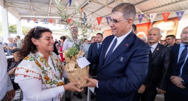 Dikili’de toprak suyla buluştu, üretici bayram sevinci yaşadı