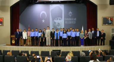 Karabağlar Belediyesi’nde aday memurlar yemin etti