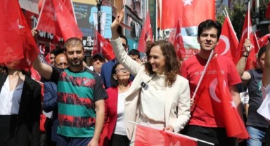 Karşıyaka’da omuz omuza 19 Mayıs yürüyüşü