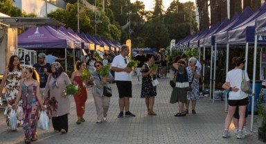 1. İzmir Balkon ve Bahçe Bitkileri Festivali başladı