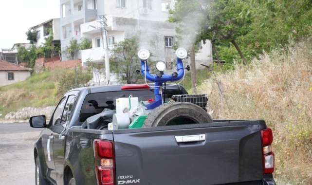 Bayraklı'da haşereyle mücadele sürüyor