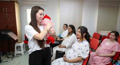 Gaziemirli anne adayları Gebe Okulu’nda anneliğe hazırlandı