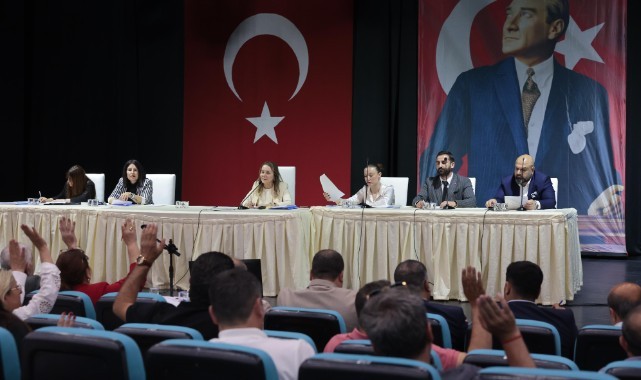 Konak Meclisi’nde Başkan Tugay’a destek açıklaması