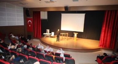 Menderes'te Sahne Tozu Sırası Büyüklerde